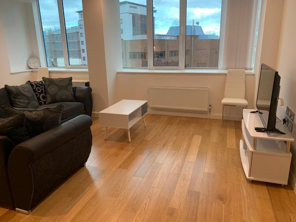 Modern 2 Bed 2 Bath Apartment In Central Croydon! Eksteriør bilde