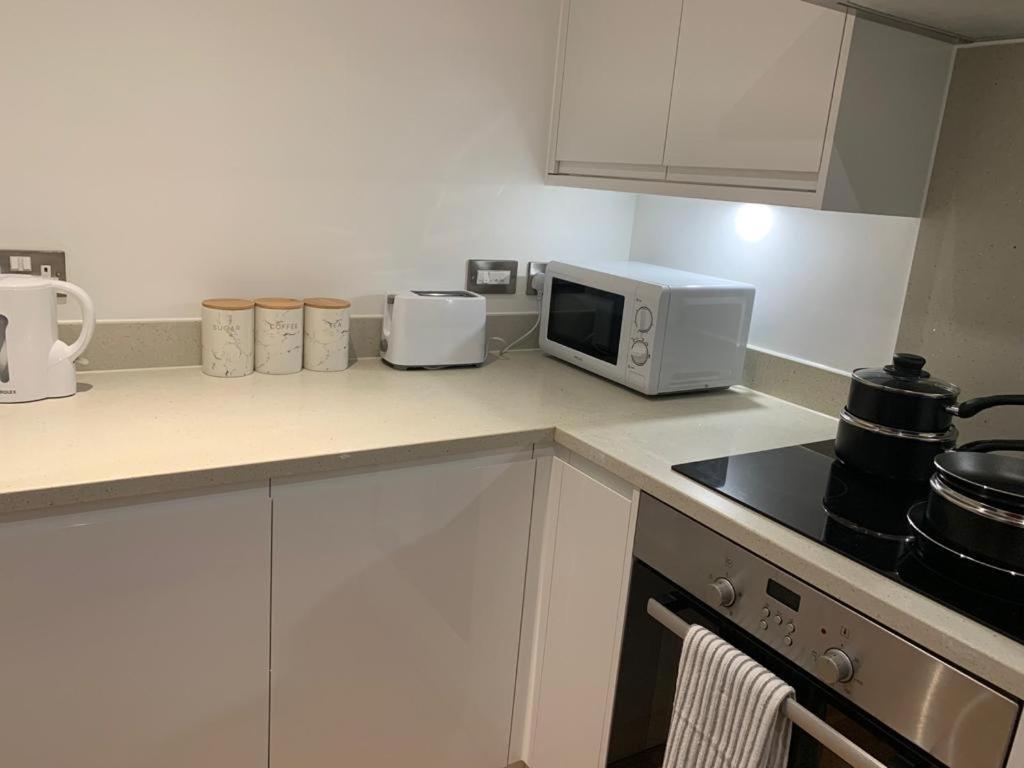 Modern 2 Bed 2 Bath Apartment In Central Croydon! Eksteriør bilde