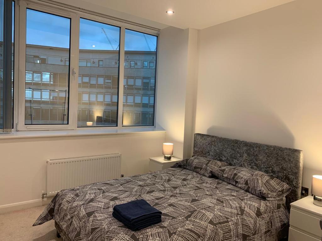 Modern 2 Bed 2 Bath Apartment In Central Croydon! Eksteriør bilde